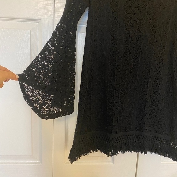 Fall FAVORITE 🍁🧡☕️ FOREVER 21 Black Lace/Crochet Fringe Bell Sleeve Dress - Picture 5 of 9